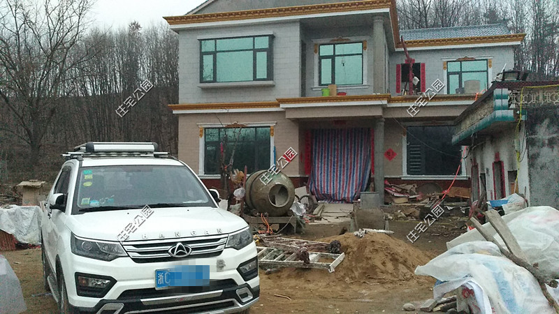 农村小伙打拼20年回乡建房,农村小伙打工10年花30万建的房子