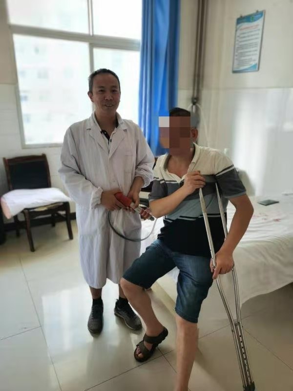 久久为功！水矿总医院以冲击波为主治疗一例股骨头坏死病例效果不错