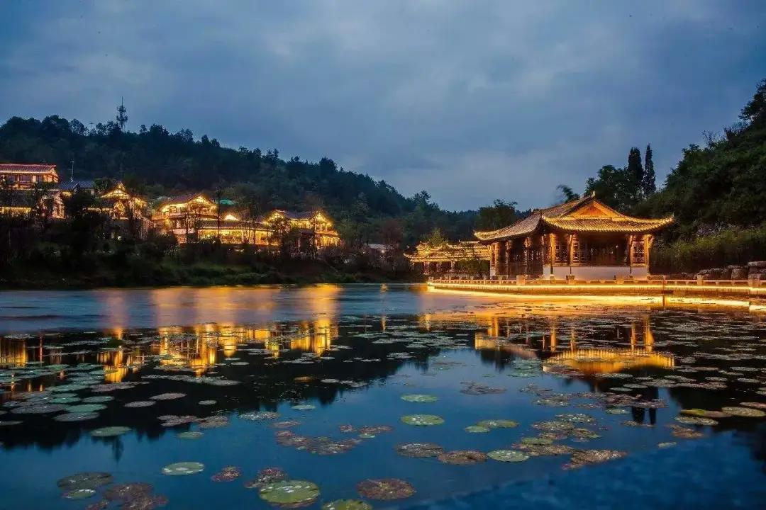 清镇市是不是比较落后,清镇最好的城市