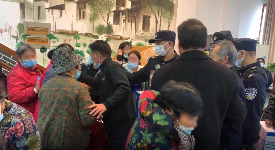 骗老人买高价净水器,骗老人买2000多净水器