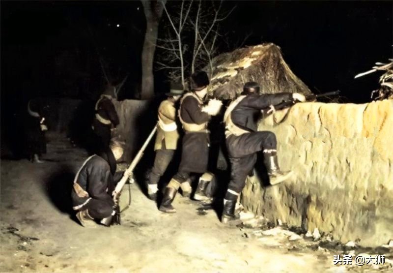 乱世英雄起四方沙家浜歌词,乱世英雄起四方是什么意思