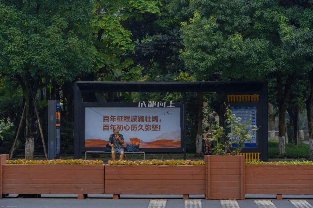 成都二圈层公交车对比,成都二圈层双流和龙泉谁更强