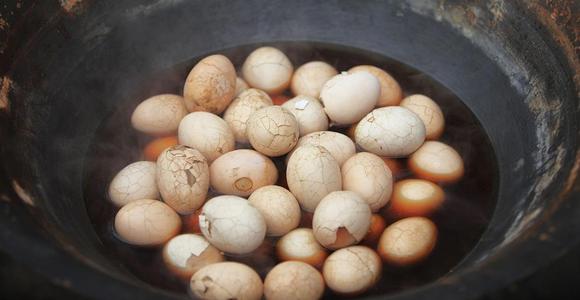 鸵鸟蛋和鸡蛋比哪个更好吃,鸵鸟蛋营养高还是鸽子蛋营养高