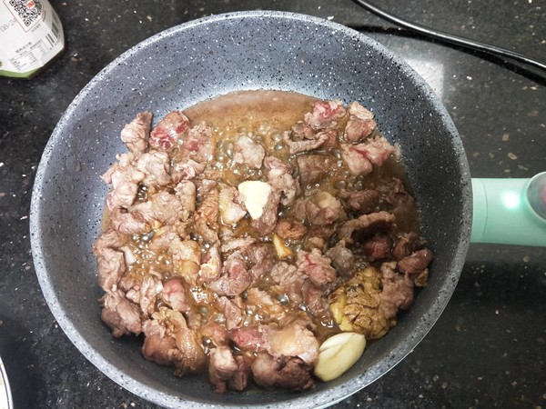 手把手教你家常版炖土豆,兔子肉炖土豆怎么做才能软烂入味