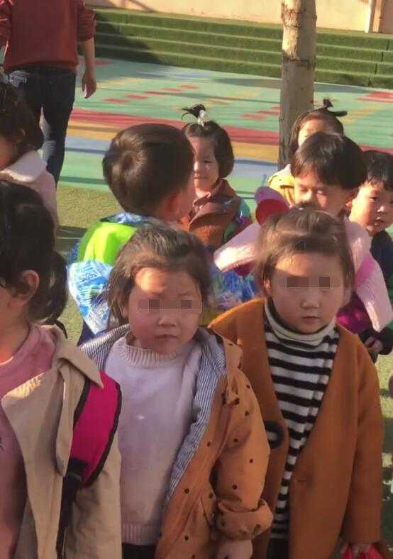 老师给幼儿写错名字正常吗,幼儿园老师连孩子的名字都能写错