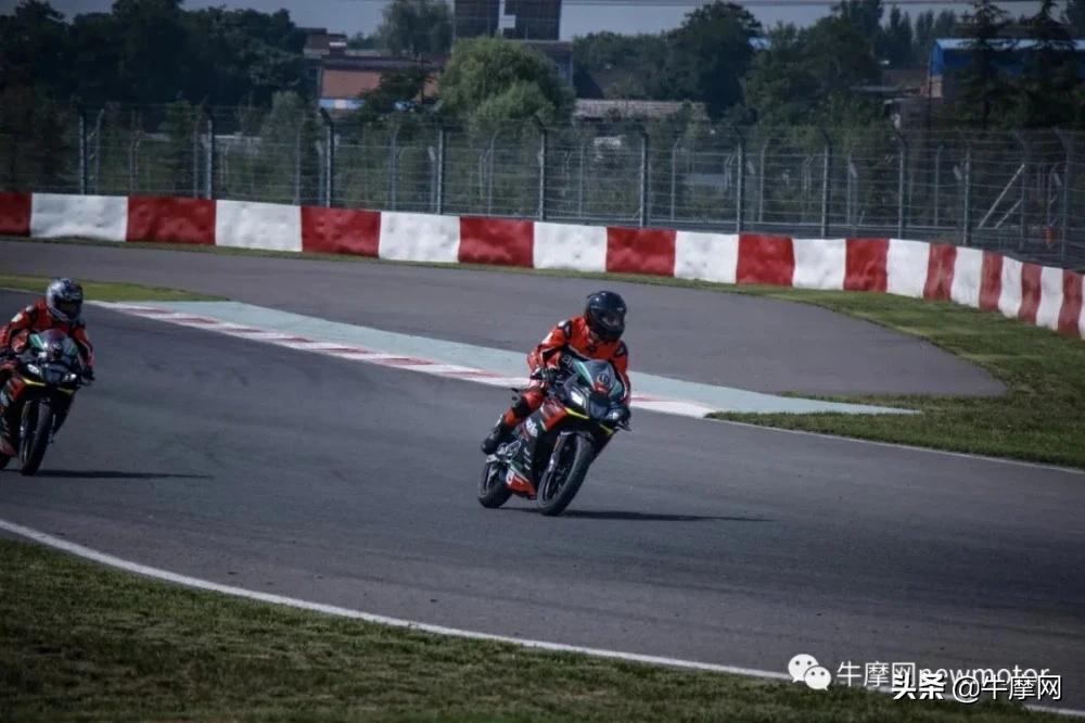 纯正赛车血统,阿普利亚GPR250R西安赛道体验来了