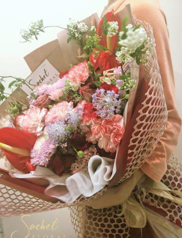 什么花适合送给妈妈除了康乃馨,送母亲的康乃馨花大全