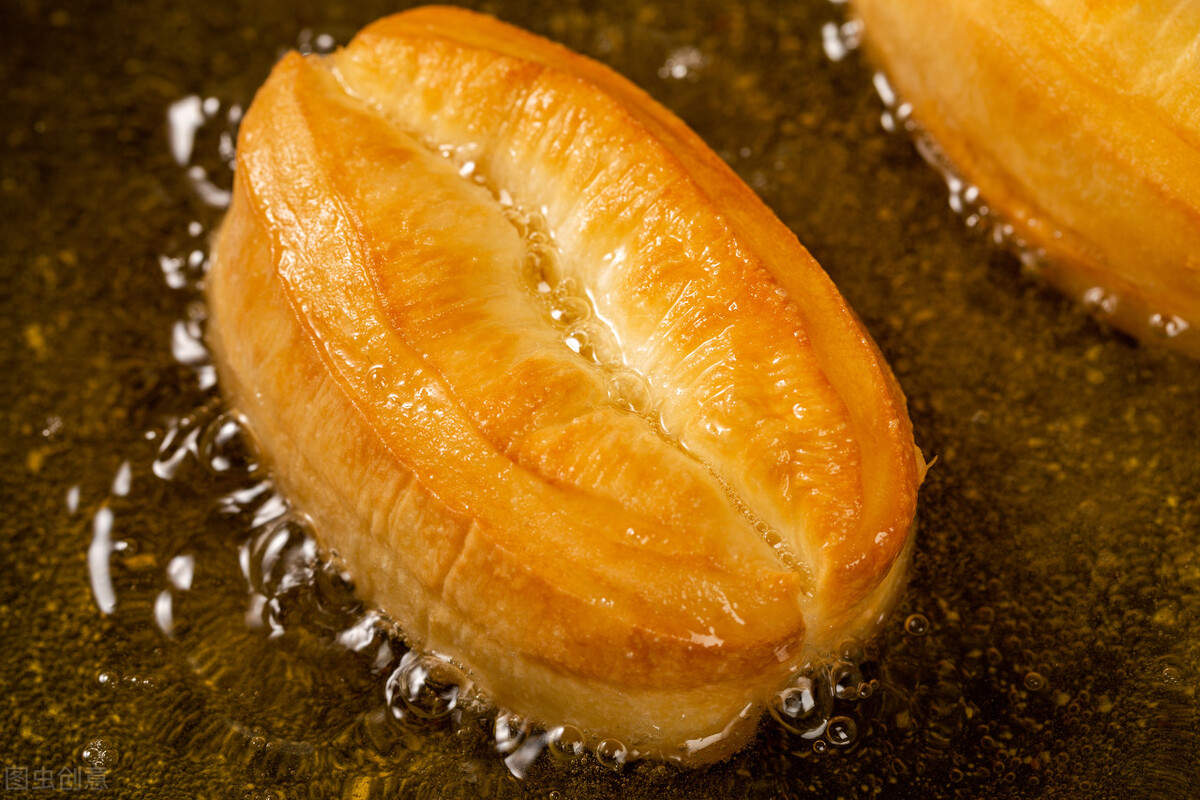 炸油条用泡打粉和小苏打制作方法,炸油条用小苏打和膨松剂效果好吗