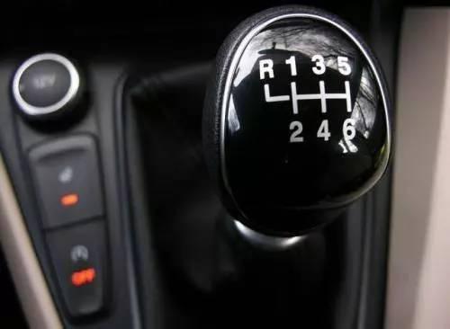 手动挡真的比自动挡故障率低吗,手动挡比自动挡贵1万