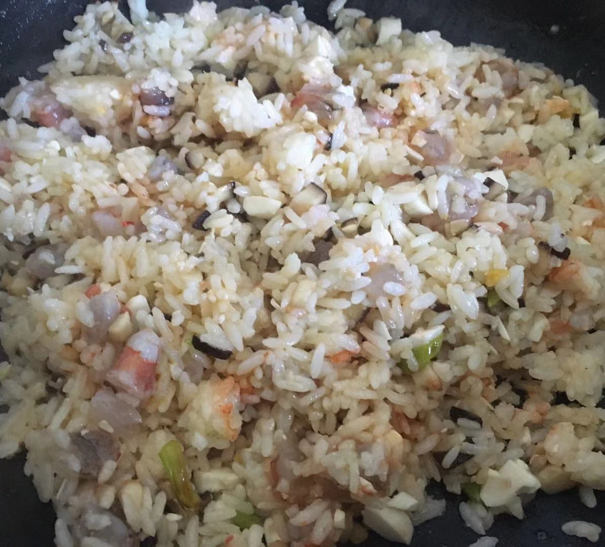 咸蛋虾仁炒饭的做法大全 (咸蛋虾仁杂豆粥的做法)