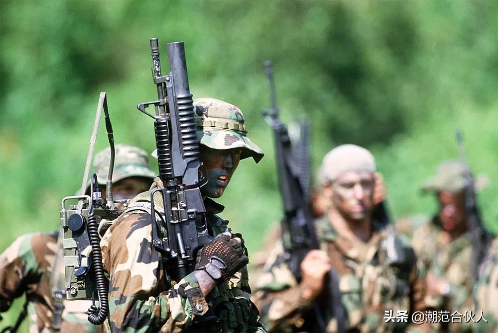 从步兵到吉利服,rafsimons迷彩