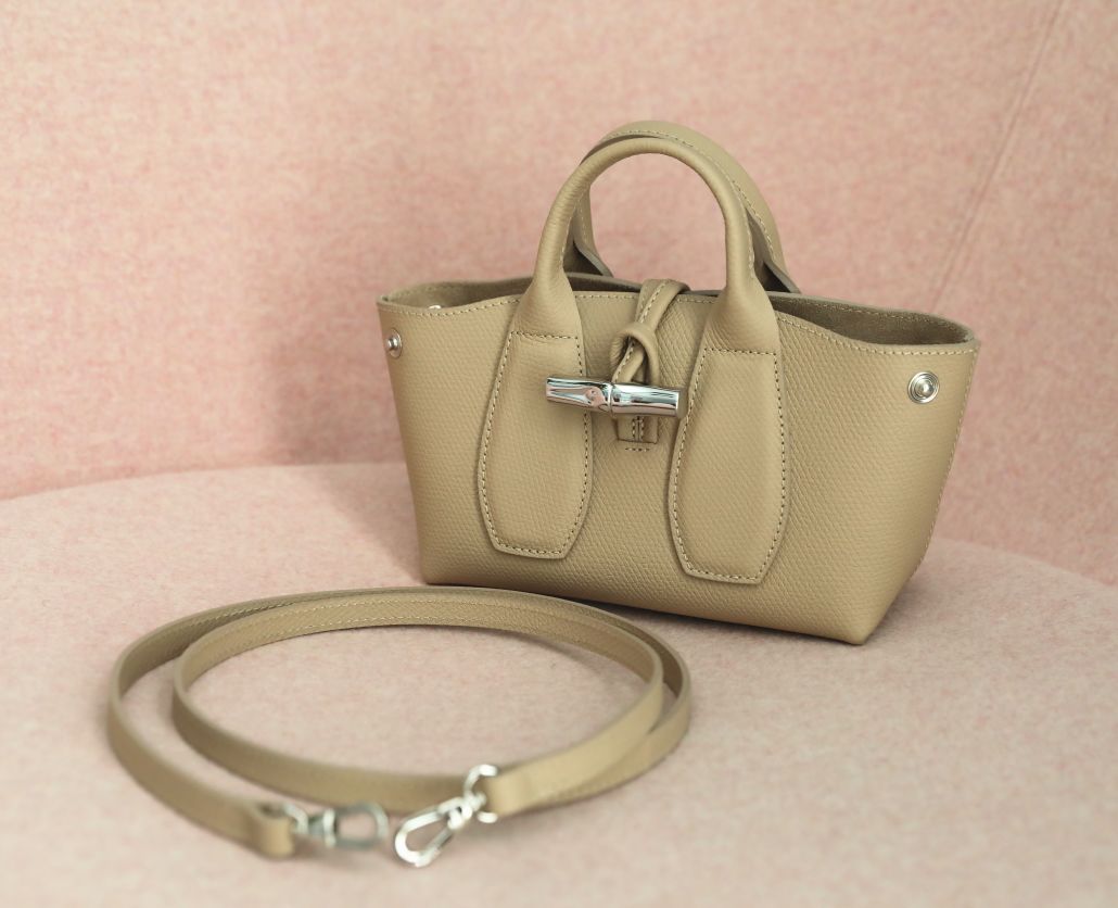 珑骧的包包怎么样好看吗,珑骧包包硬吗