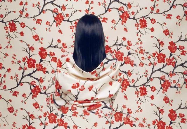 美女画家画5000年前的美女,美女书画家绘画