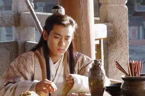 段誉是多情还是专情,段誉感情坎坷