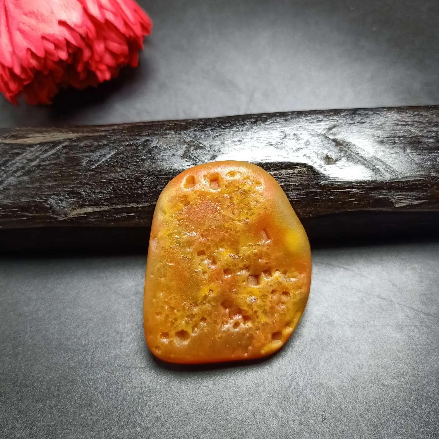 黄蜡石种类名称介绍,黄蜡石到底是什么石头