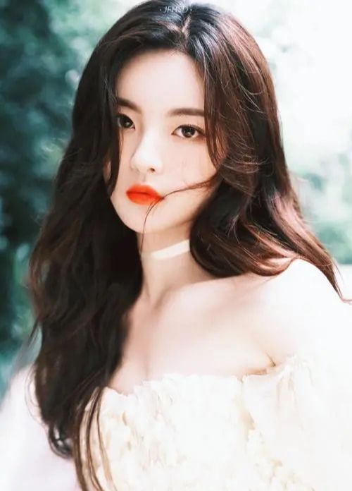 杨超越鞠婧祎照片,鞠婧祎和杨超越照片