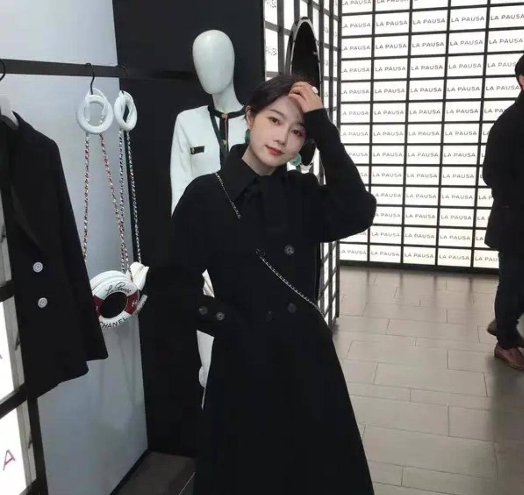 黑色羊毛大衣粘毛起球怎么办,黑色呢子大衣起球粘毛