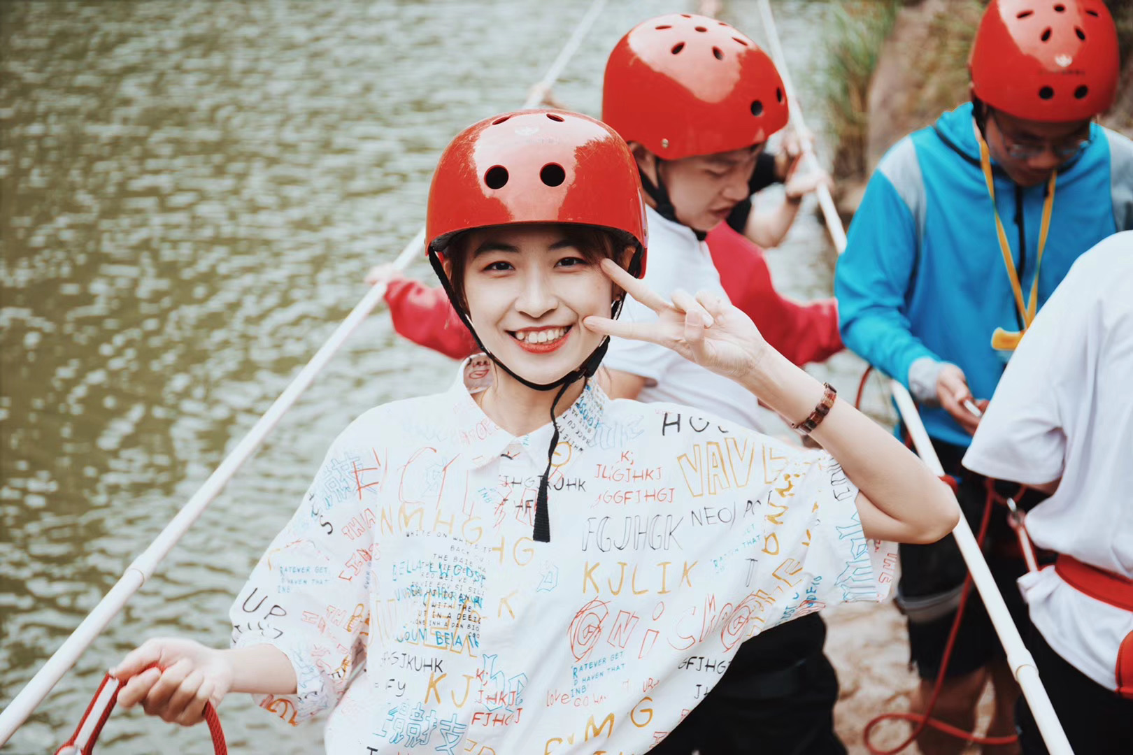 五指山红峡谷漂流一日游,五指山红峡谷漂流后还可以去哪玩