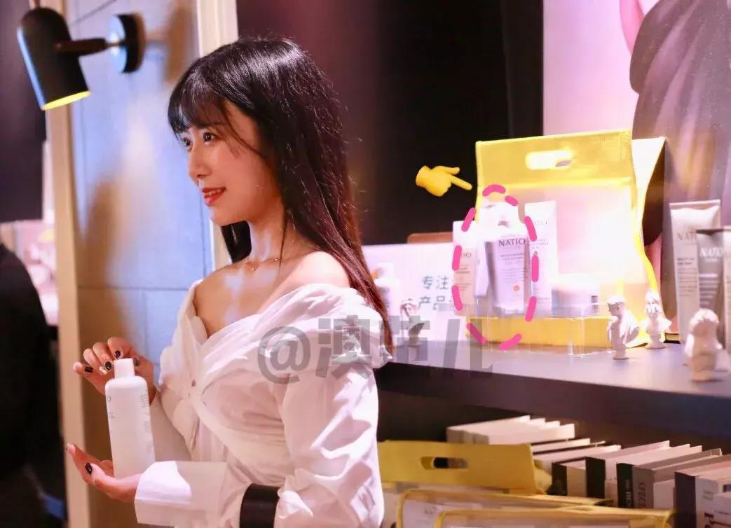 适合去音乐节的妆容教程,a到爆的女生妆