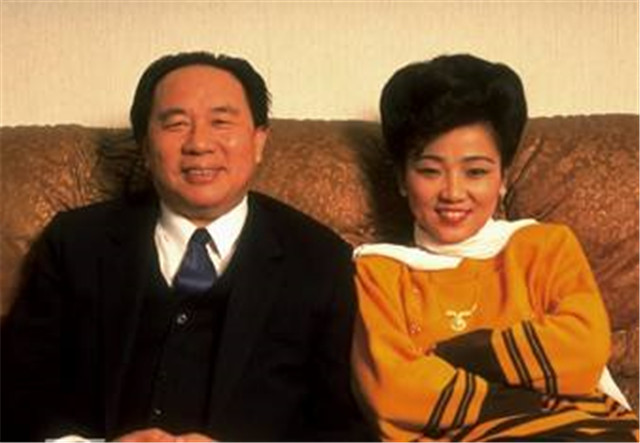 首富眼中的牟其中,第一首富牟其中