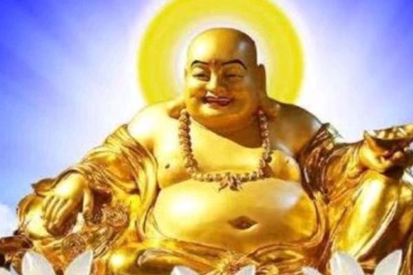 男子因酷似弥勒佛被供养,男子酷似弥勒佛走红