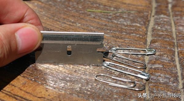 荒野求生手册:怎么制作一个户外求生宝盒edc,具体用法讲解