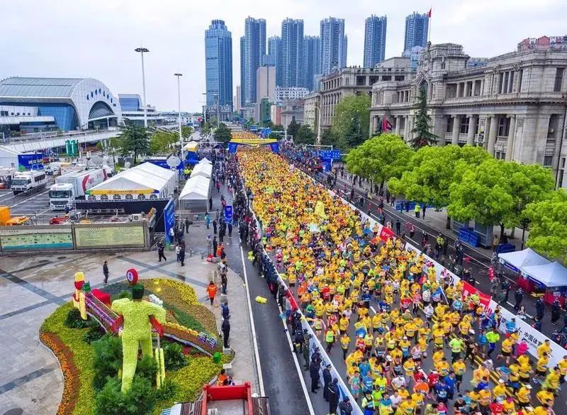 突飞猛进时停滞困顿颓唐中重生——疫情阴影下的武汉体育产业