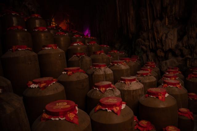 纯粮酿造白酒一斤成本多少钱,御粮春生酱香型白酒多少钱一瓶