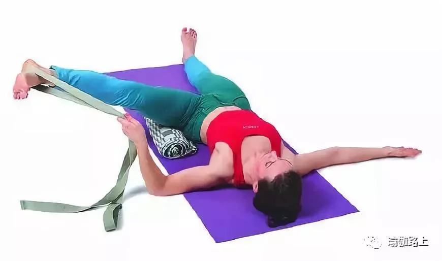 怎样用瑜伽砖矫正xo型腿,瑜伽矫正o型腿