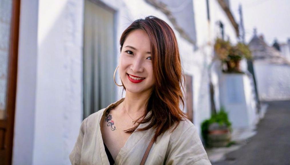 陈赫前妻海边写真,陈赫前妻旅游照