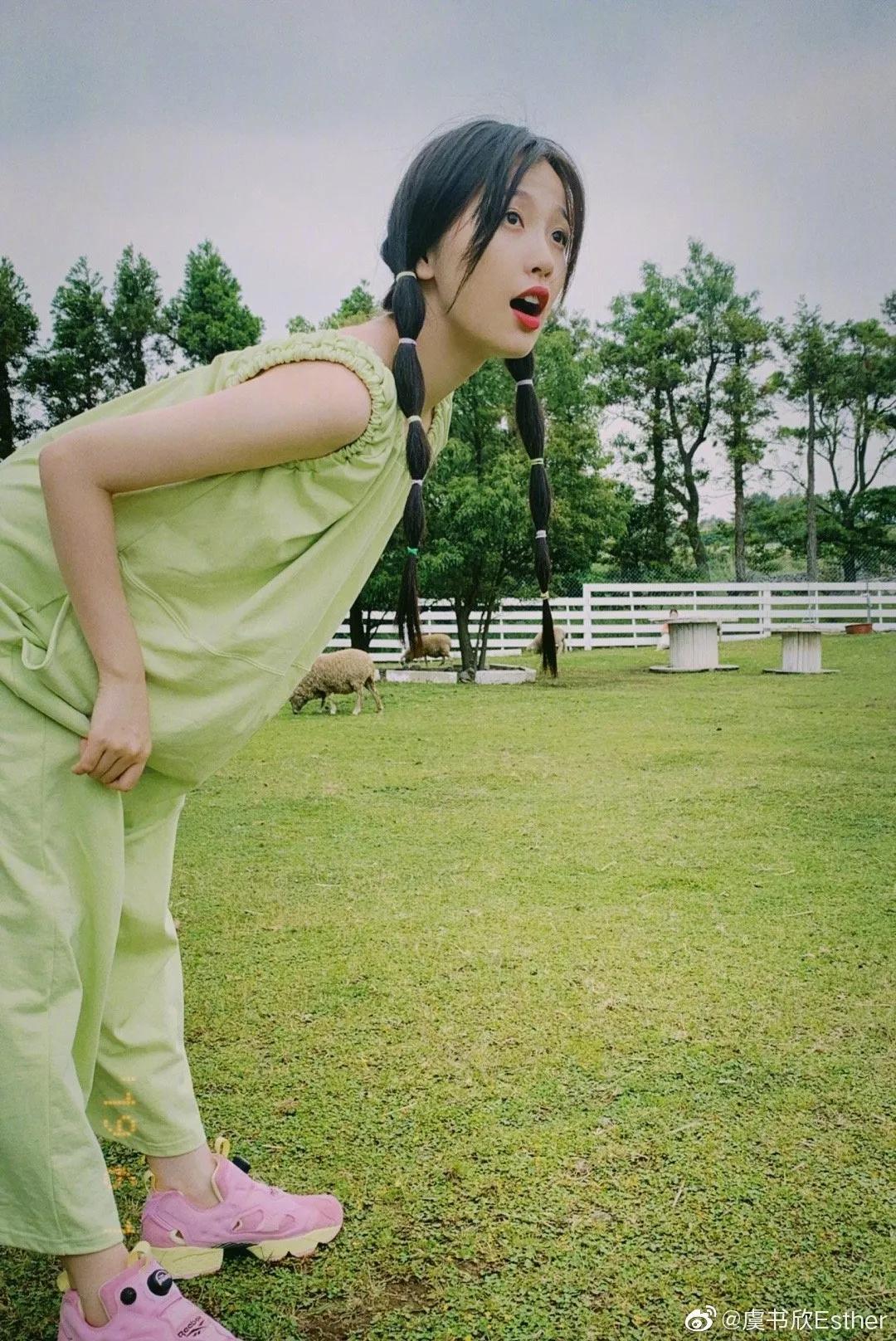 别的不说，《青你2》的*服私**是真的可！