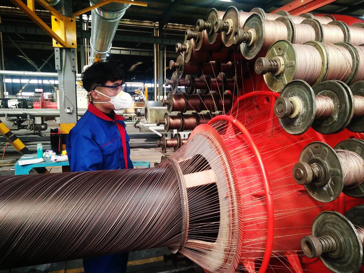 一手抓疫情防控一手抓经济发展,一手抓疫情防控一手抓生产经营