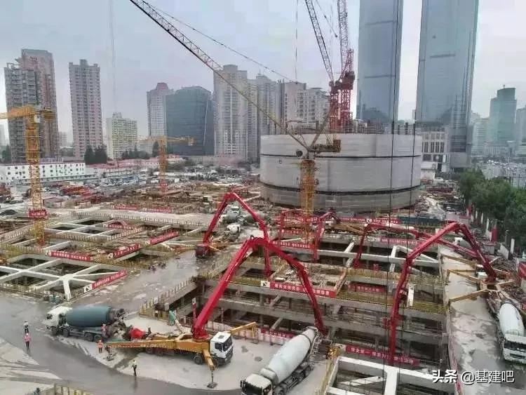 65米混凝土天泵实际工作距离,天泵泵送混凝土坍落度一般多少