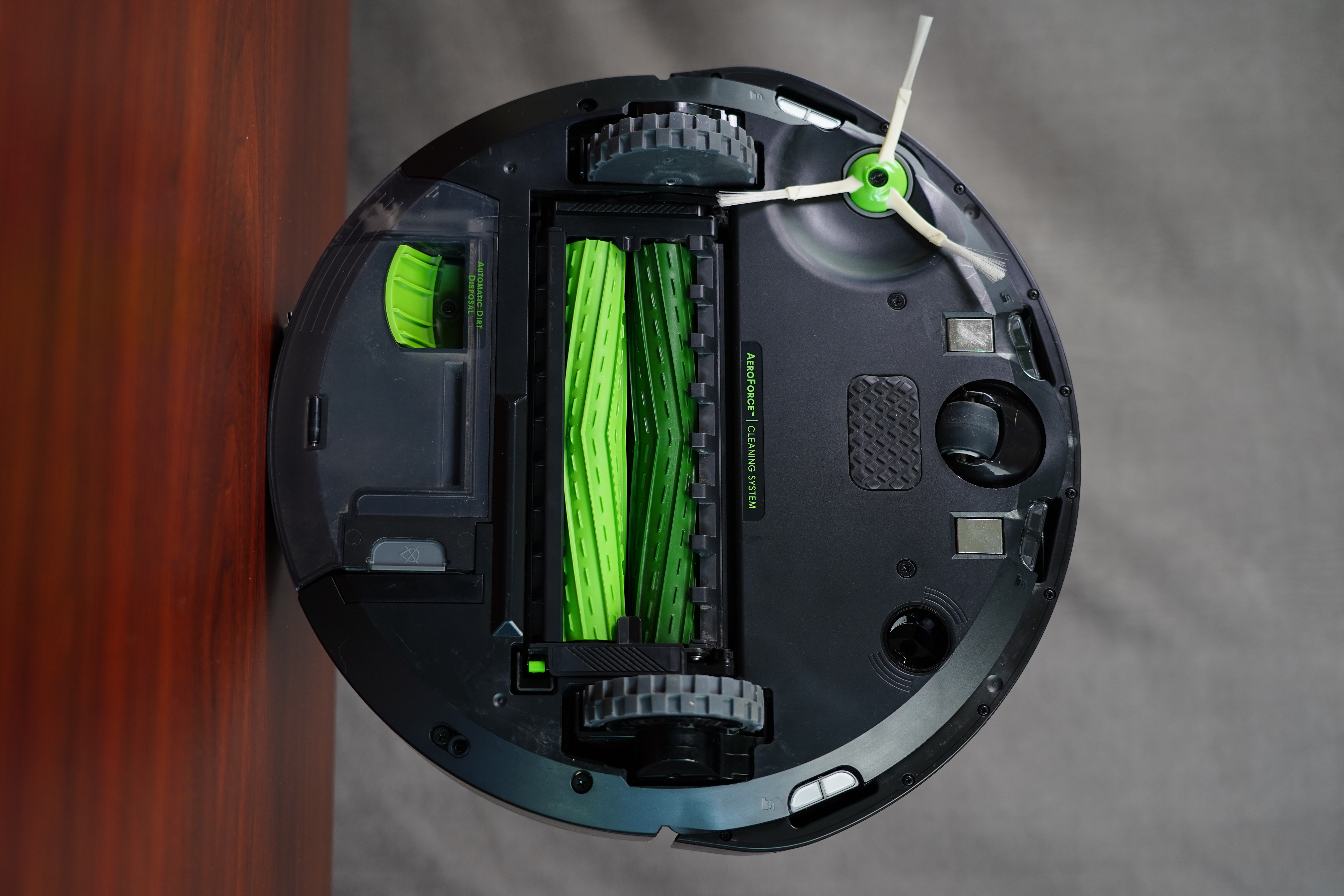 iroboti4扫地机器人使用教程,自动集尘扫地机器人清洁