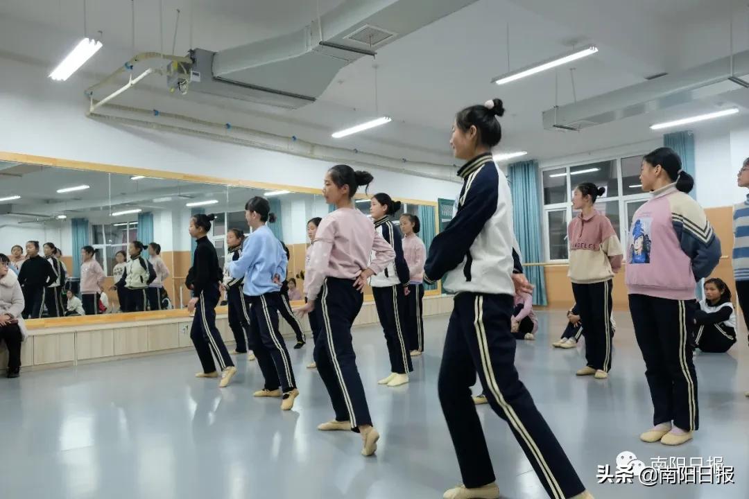南阳第五完全学校全貌,南阳车站南路完全学校