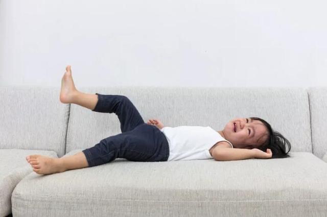 3岁小孩叛逆期的原因和解决办法,3岁孩子叛逆还不道歉