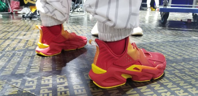 你没见过的安踏!走秀款曝光:中底霸气,系带方式新奇,霸气侧漏