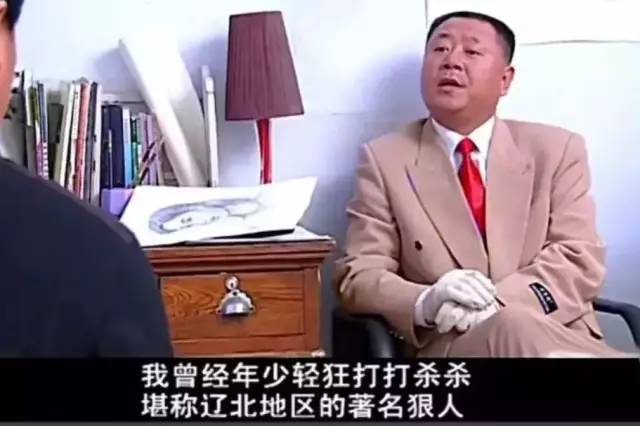 被嘲笑、被看不起的小人物，其实他背负着中国人身上浓浓的人情味