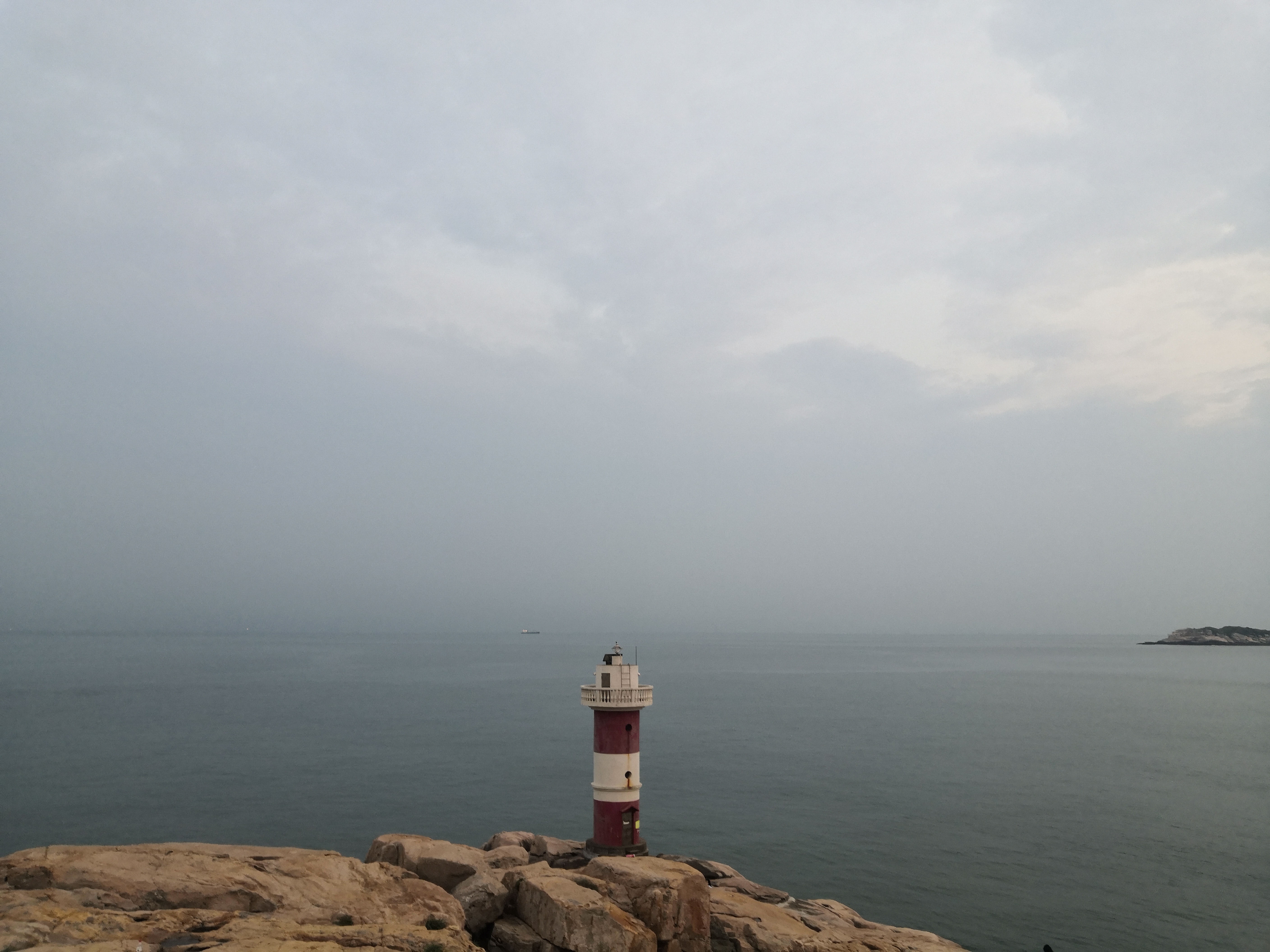 东极岛，这座远离城市喧嚣的小众海岛，因韩寒的《后会无期》大火