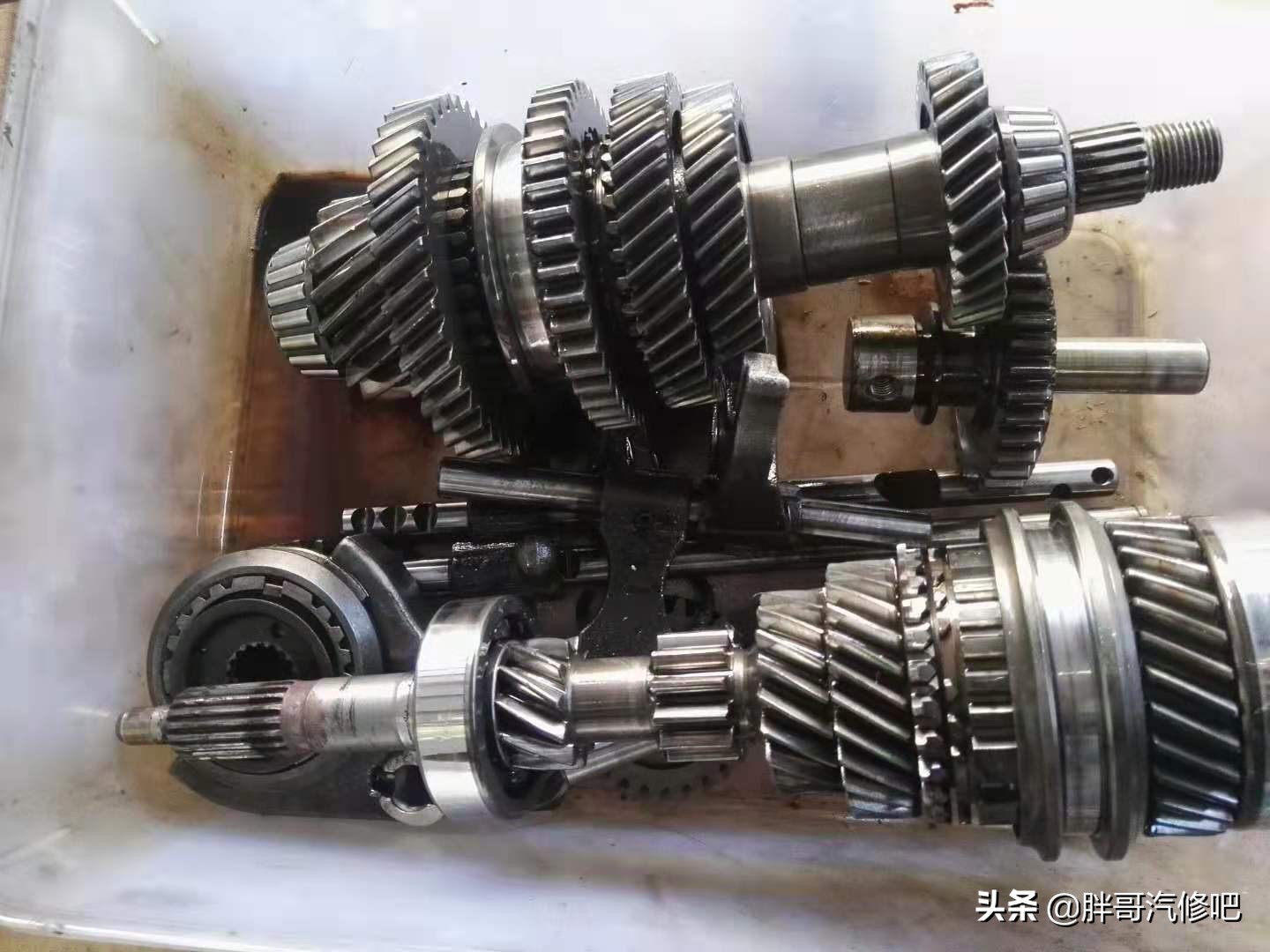 变速箱壳体坏了怎么修理,变速箱外壳破裂更换拆开有影响吗