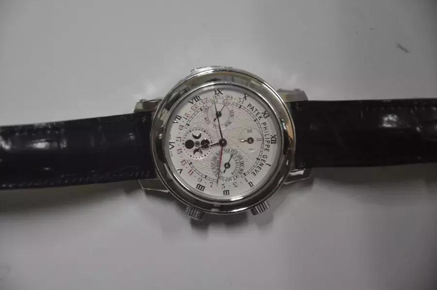 原价1030万、估价800万、起拍720万副厅长的表引发关注