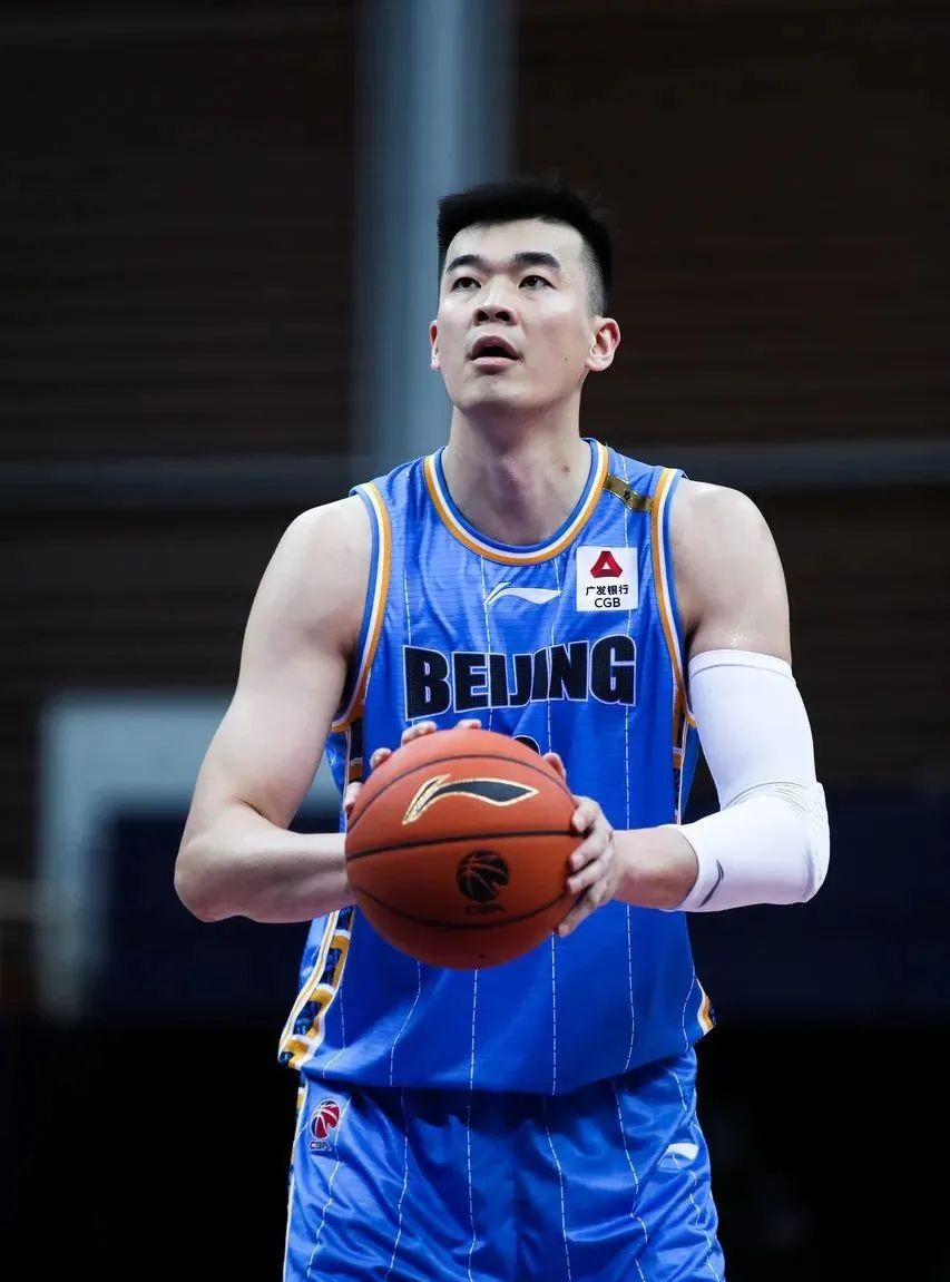 逗妹吐槽,为什么马奎尔这么烂还能踢