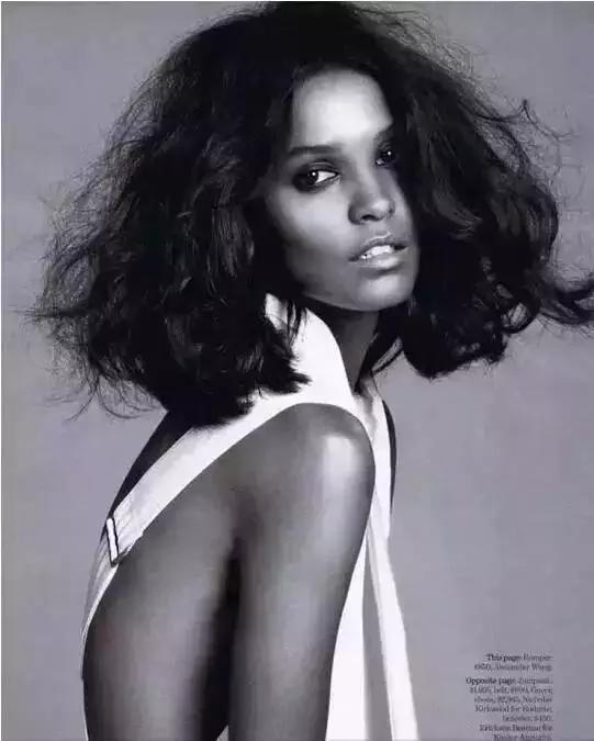 她4岁被*暴强**，5岁被割生殖器，13岁嫁60岁老头，22岁时惊艳世界