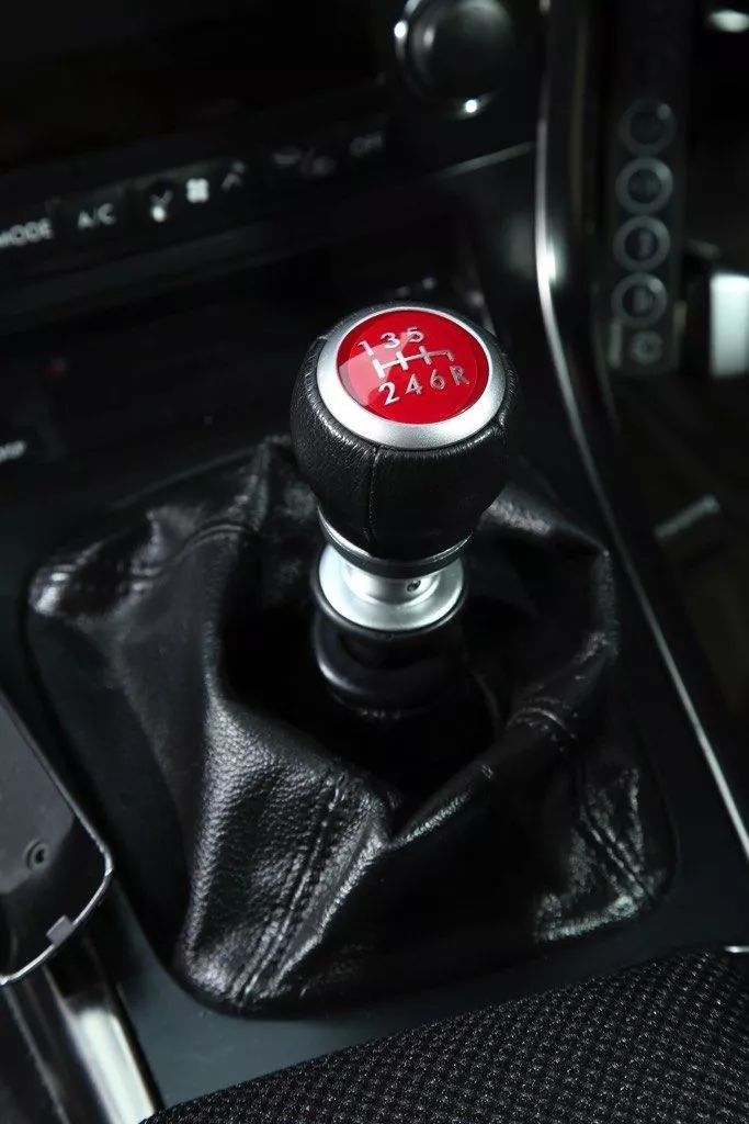 斯巴鲁力狮旅行版07款14万公里,第五代力狮旅行版手动