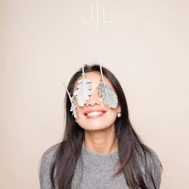 睡觉感觉有猫踩被子,为什么睡觉的时候猫会来回踩我