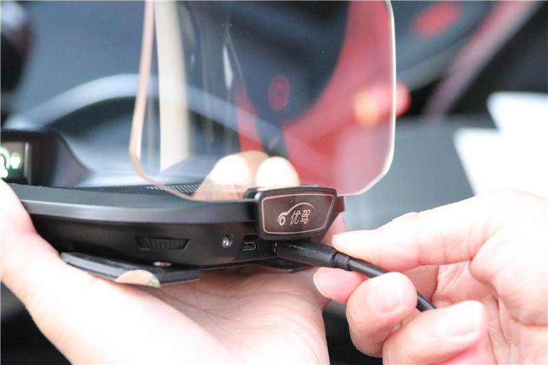 后悔没加装hud,给车子加装hud多少钱