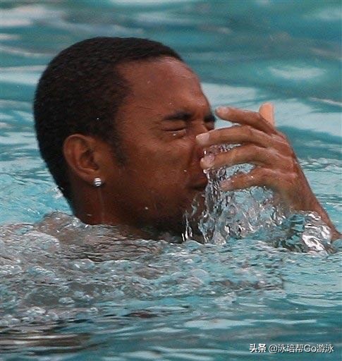 有鼻炎可以游泳治疗变异性哮喘吗,游泳改善过敏性鼻炎