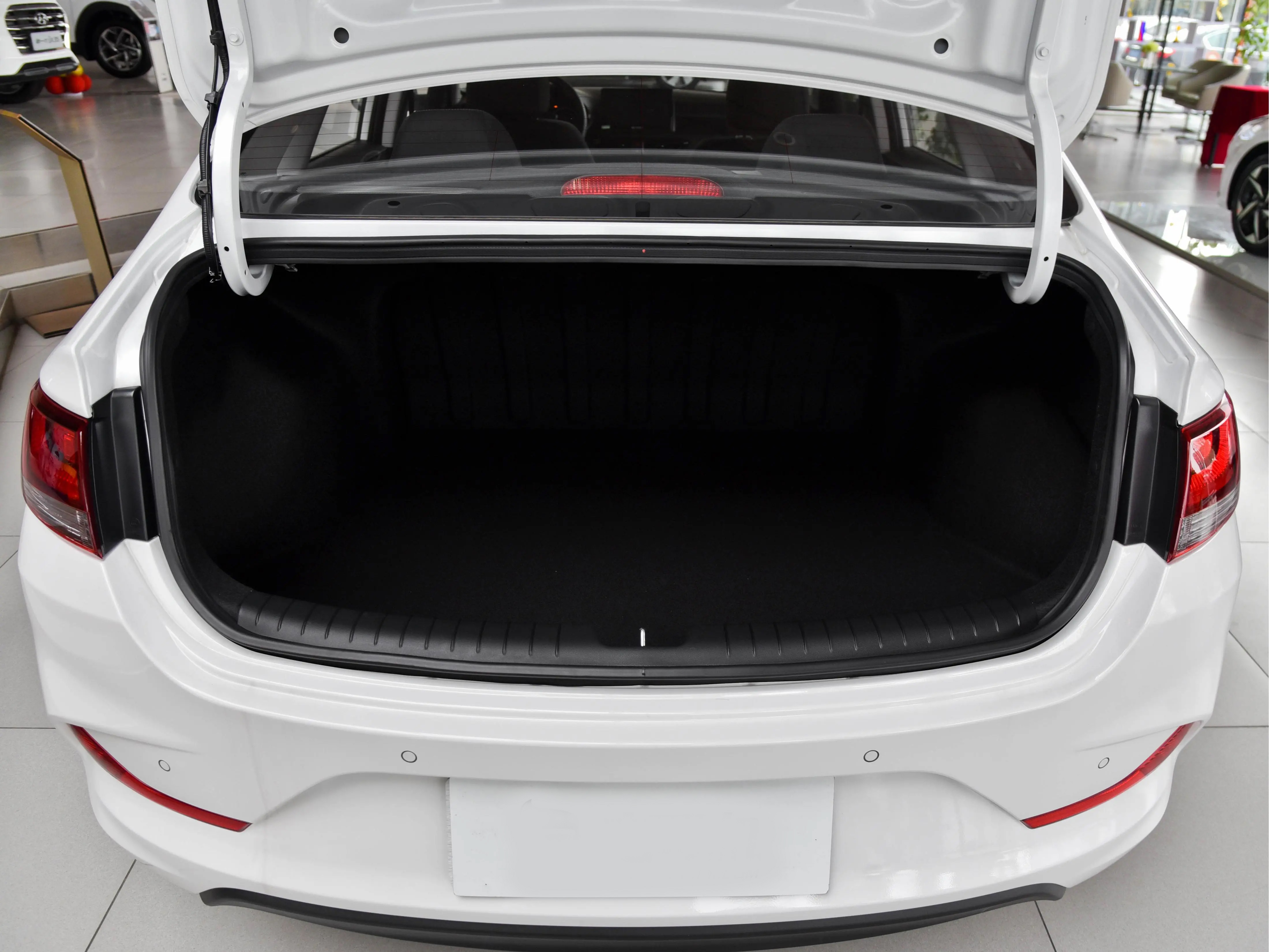 价格便宜性价比高的车6万左右,现代悦动新款家庭代步值得入手吗