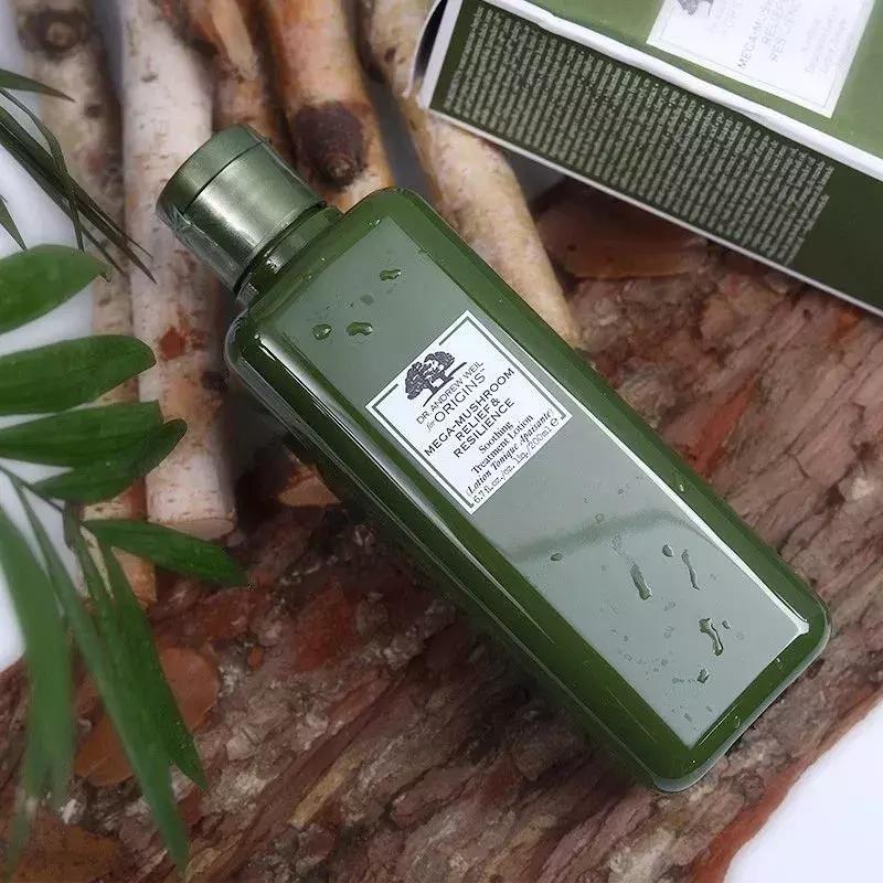 用精华水还是爽肤水好,用精华水好还是爽肤水好