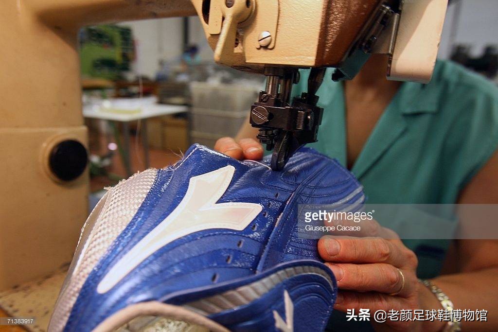 日本人从巴西挖来过气品牌，包装成时尚足球潮牌成功杀入中国市场